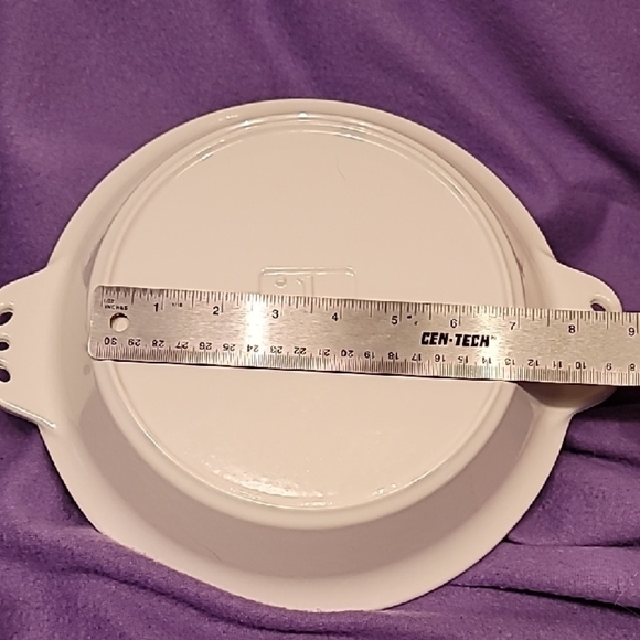 0704. Inspired Home ~ White Baked Enamel and Black Scalloped Pie/Quiche Dish ~ - Picture 4 of 8